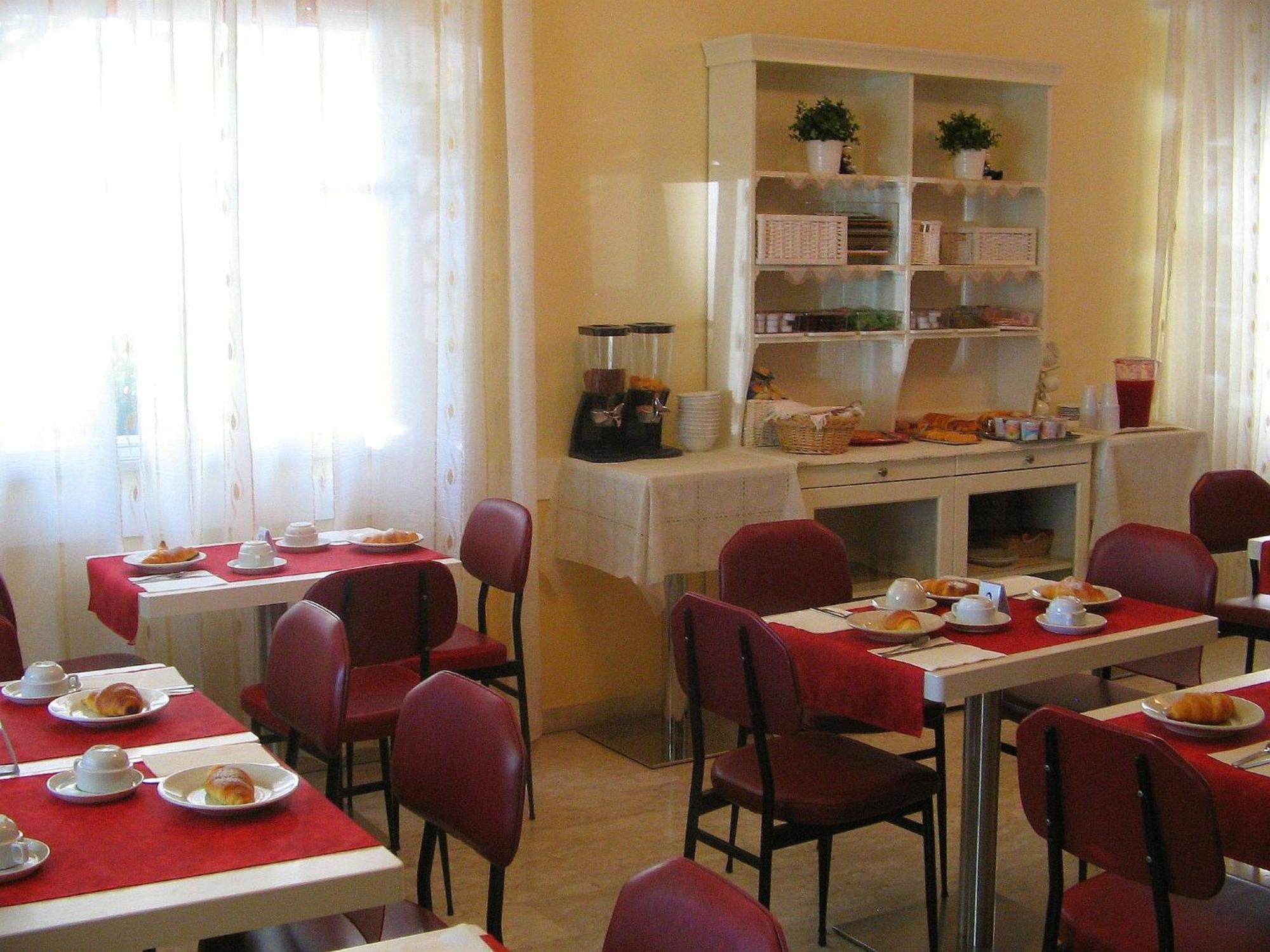 ريميني Villa Lauda B&B المظهر الخارجي الصورة