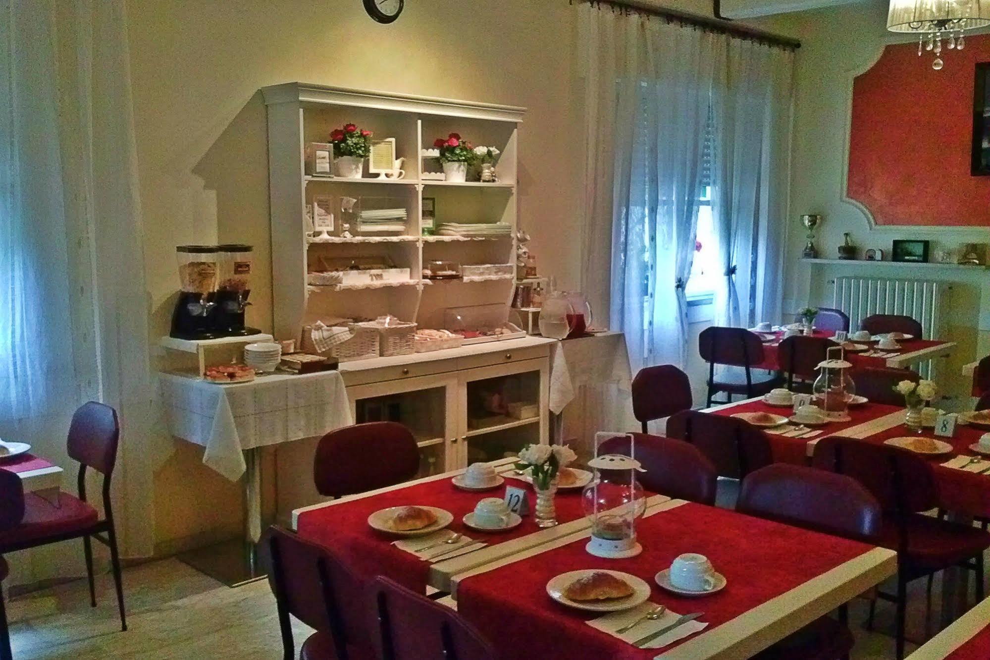 ريميني Villa Lauda B&B المظهر الخارجي الصورة